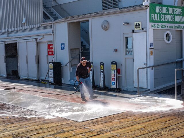 Your Complete Commercial Building Pressure Washing Schedule for Arizona Properties